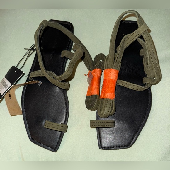 Reformation Parme X Marin Ref Camila
Gladiator Sandals - Picture 3 of 10